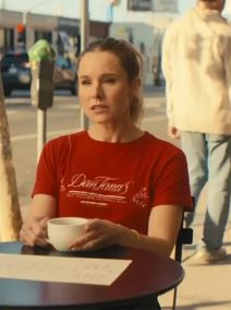 Lik slavnog Srbina na majici glumice u seriji Nobody wants this