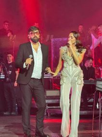 Ognjen Amidzic se pridružio Emini na bini (2).jpg