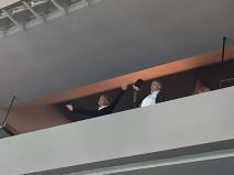 Srđan Đoković slavi pobedu Novaka Đokovića u Atini