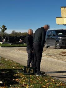 Obezbeđenje okružilo kapelu gde je otac Mariji Šerifović (1) copy.jpg