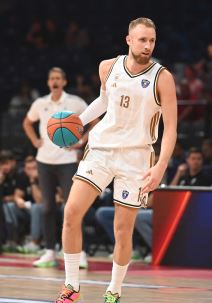 Džanan Musa u dresu Dubaija na VTB Superkupu