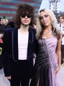 Majli Sajrus Max Morando