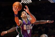 Dan Gadzuric (2).jpg