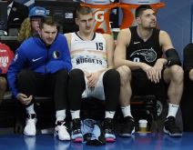 Nikola Jokić, Luka Dončić i Nikola Vučević na Ol staru