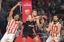 Crvena zvezda Olimpijakos  (1).jpg