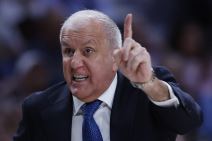 Željko Obradović maše prstom.