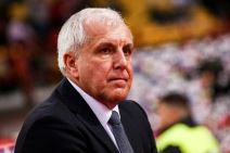 Željko Obradović na utakmici Partizana i Olimpijakosa