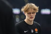 Mika Murinen na zagrevanju Partizana