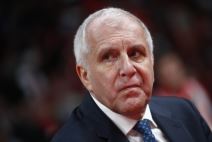 Željko Obradović na klupi Partizana protiv Olimpijakosa