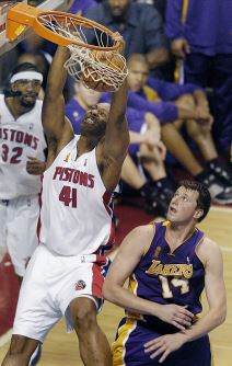 Elden Campbell (1).jpg