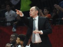 Trener KK Partizan Mirko Ocokoljić.