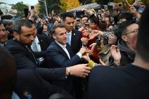 Emanuel Makron u poseti Kini (4).jpg