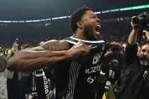 Tajrik Džouns slavi pobedu Partizana u derbiju protiv Zvezde