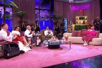 Ognjen Amidžić vodi emisiju u suknji (3).jpg