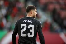 Luka Zidan golman Alžira i sin Zinedina Zidana