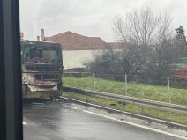 požar na autobusu kod Laste (4).jpg