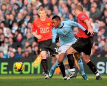 Nemanja Vidić i Daren Flečer protiv Robinja