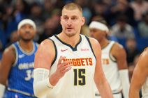 Nikola Jokić u dresu Denver Nagetsa.