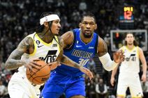 Kris Silva igra odbranu u dresu Dalasa