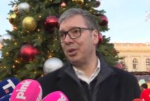 Aleksandar Vučić u Božićnom seocetu (6).jpg