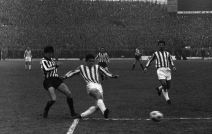 Dragoslav Šekularac na derbiju protiv Partizana na JNA