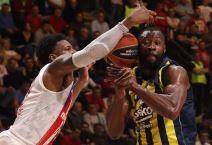 Tonje Džekiri u dresu Fenerbahčea