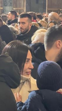 Ceca na pričestu i božićnoj liturgiji sa unucima u Hramu Svetog Save (2).jpg