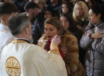 Poznati na ponoćnoj liturgiji (4).jpg