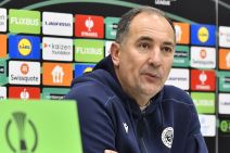 Igor Štimac daje izjavu na konferenciji za medije.