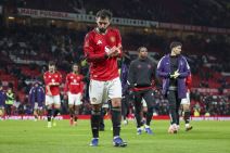 Bruno Fernandeš izlazi sa terena posle poraza Junajteda