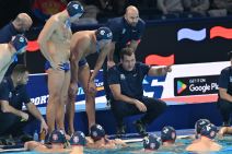 Uroš Stevanović i vaterpolisti Srbije.