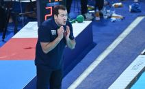 Uroš Stevanović daje instrukcije ekipi u bazenu