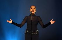 Šade pevačica (1).jpg