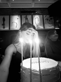 Emina Jahović proslavila rođendan (1).jpg