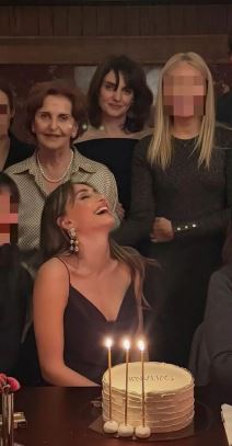 Emina Jahović proslavila rođendan (4).jpg