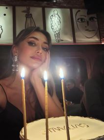 Emina Jahović proslavila rođendan (5).jpg