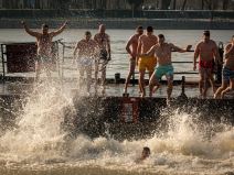 Krstovdan plivanje za časni krst (3).jpeg