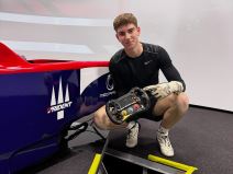 Andrija Kostić sa volanom Formule 1.