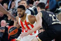 Džered Batler na utakmici Zvezda Monako