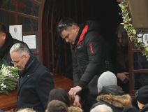 Vuk Kostić nosi kovčeg (4).jpg