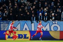 Vasilije Kostov slavi gol na Malme Zvezda