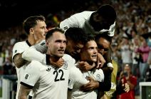Nemačka reprezentacija slavi gol.