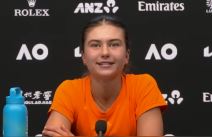 Iva Jović na konferenciji za medije