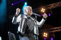 Aki Rahimovski (3).jpg