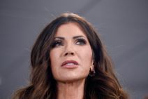 Kristi Noem (2).jpg