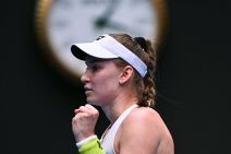 Jelena Ribakina na meču protiv Ige Švjontek na Australijan openu