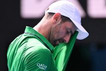 Novak Đoković na meču protiv Lorenca Muzetija na Australijan openu