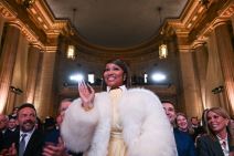 Niki Minaž Donald Tramp