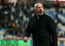 Dejan Stanković u sukobu sa navijačem na Zvezda Selta