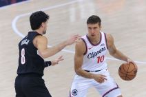 Bogdan Bogdanović igra protiv Denija Avdije